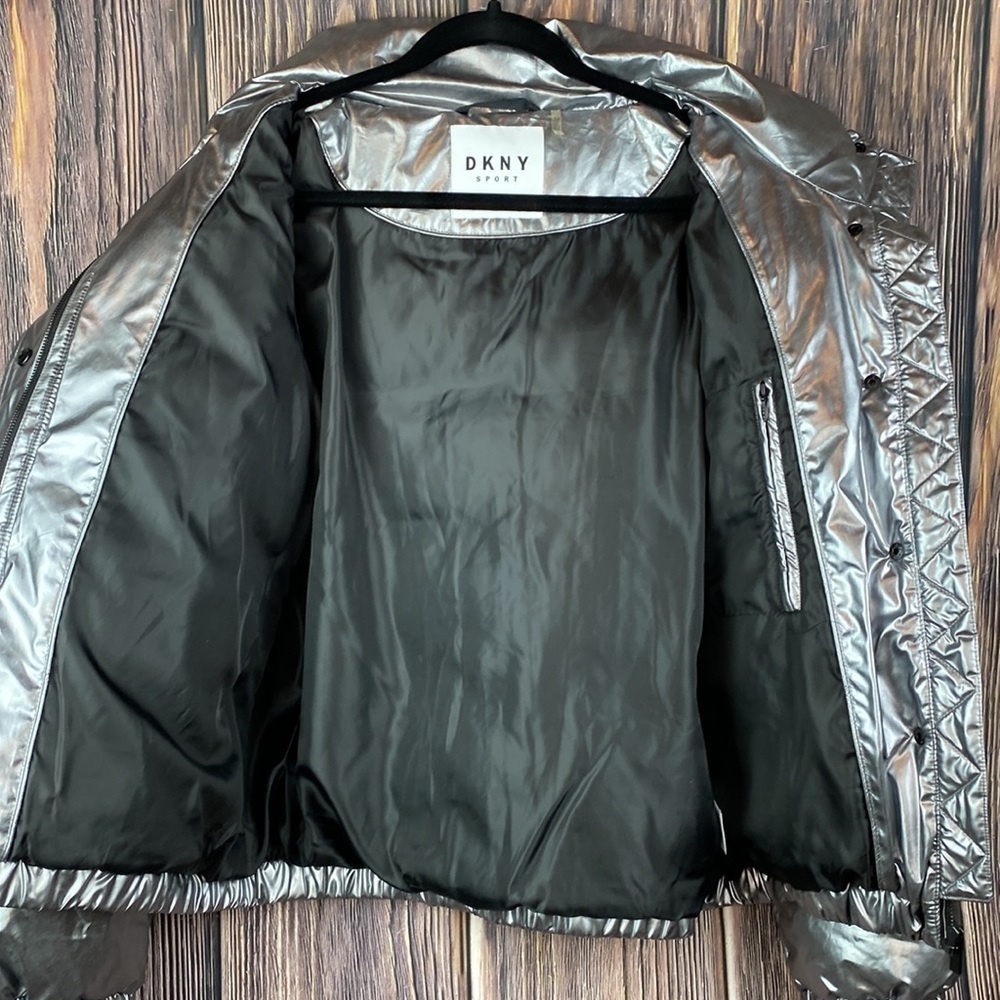 Woman’s DKNY Sport Silver Puffer Jacket- Size Lg - Picture 11 of 12